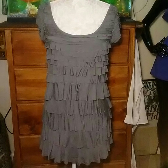 Hybrid Tops - NWOT ARDEN B. LAYERED RUFFLE FRONT TOP-SIZE LARGE